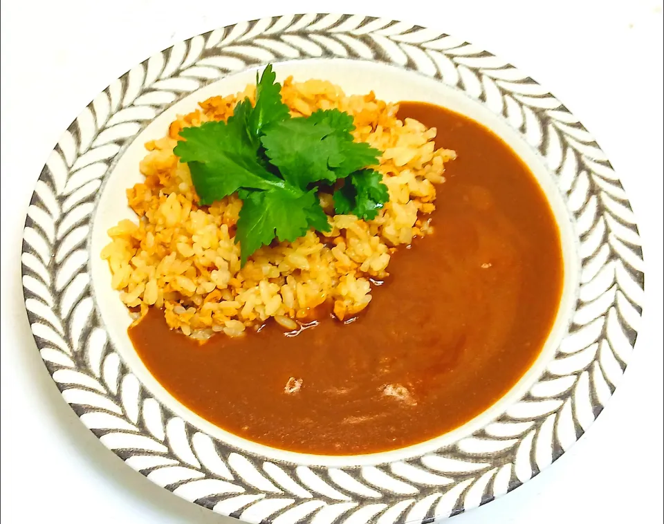 【簡単！チョイ辛みそアレンジ🎯】出汁香るカレーライス😋|Falco*さん