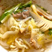 地物タケノコをラーメンに入れてみました🤗