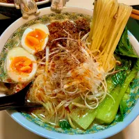 お家で作るスープも手作り白胡麻担々麺