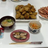 アルモンデ晩御飯。作り置きする時間もなく。今週は業スーで乗り切り。☆カニカマの天ぷら☆磯辺揚げ☆切り干し大根☆のり塩チキン☆みそ汁☆アジの塩焼き| Saharaさん