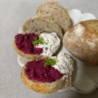 ビーツとクリームチーズのパン|みゆぞうさん