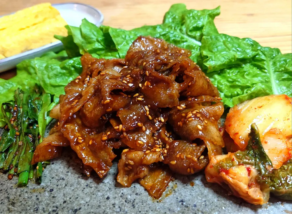 薄切り豚バラ肉の味付けサムギョプサル と 50回目のだし巻き玉子|なつさん