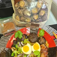 🇯🇵Udon in red miso soup with shiitake mushrooms, smoked pork belly, egg🇯🇵|KWAII69さん