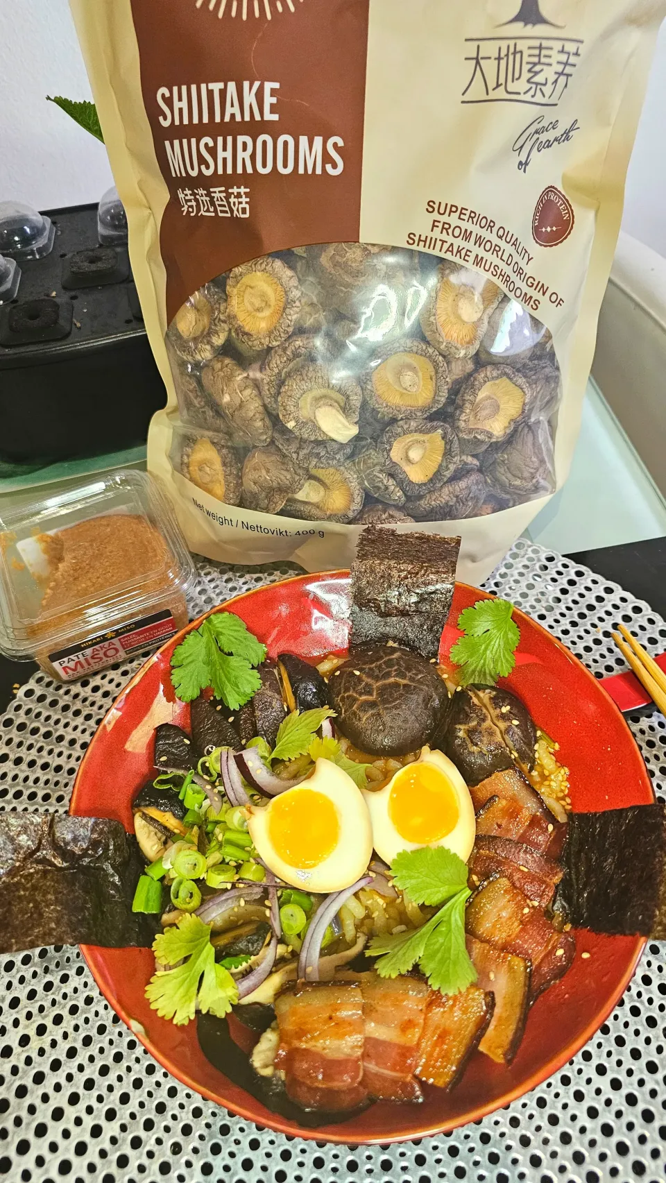 🇯🇵Udon in red miso soup with shiitake mushrooms, smoked pork belly, egg🇯🇵|KWAII69さん
