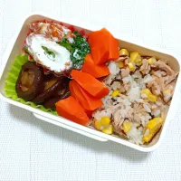ツナとコーンと塩昆布ごはん弁当|あやもこさん