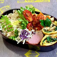 シーチキンご飯、鴨ロース、煮穴子とミツバ入り出し巻き卵、トマトソース煮ポークチャップ|めみさん