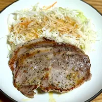 ☆豚ロースバジルソテー ☆サラダ| まぁたんさん