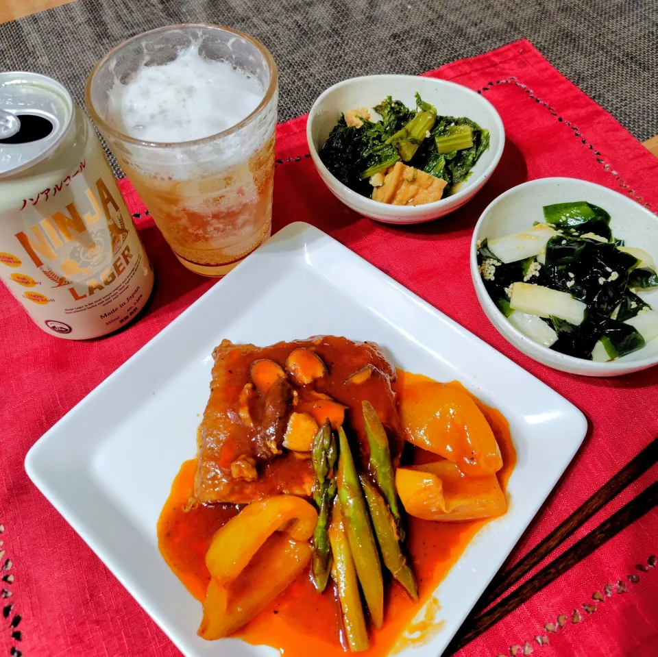 【主菜】挽肉をパックのまんま焼いたトマトジュース煮込み|シュビラさん