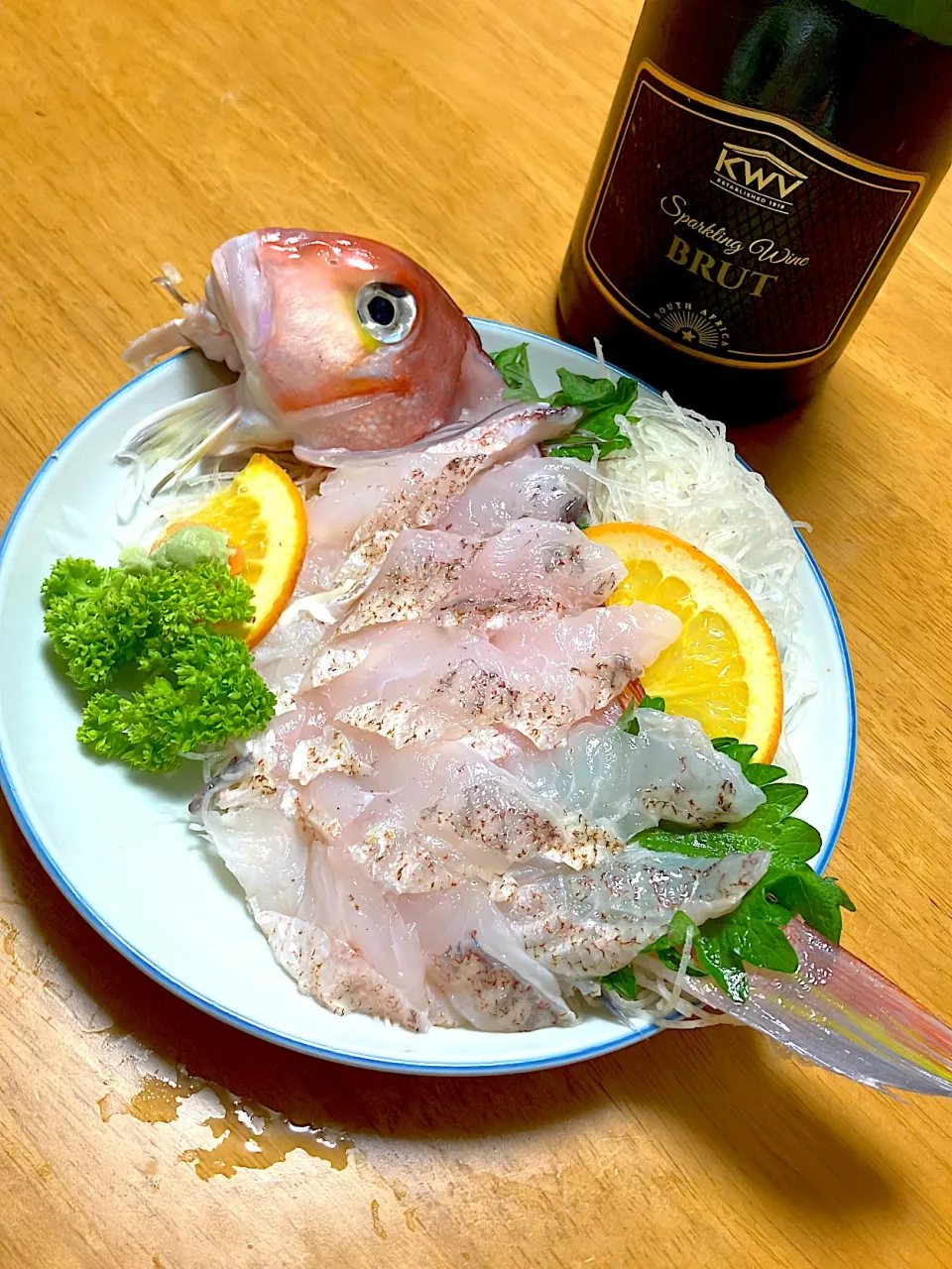 高級魚🐟釣りたて甘鯛（グジ）の姿造りと南アフリカのシャンパン|🐈⸒⸒⸒⸒つるのダンス🐈🐾さん
