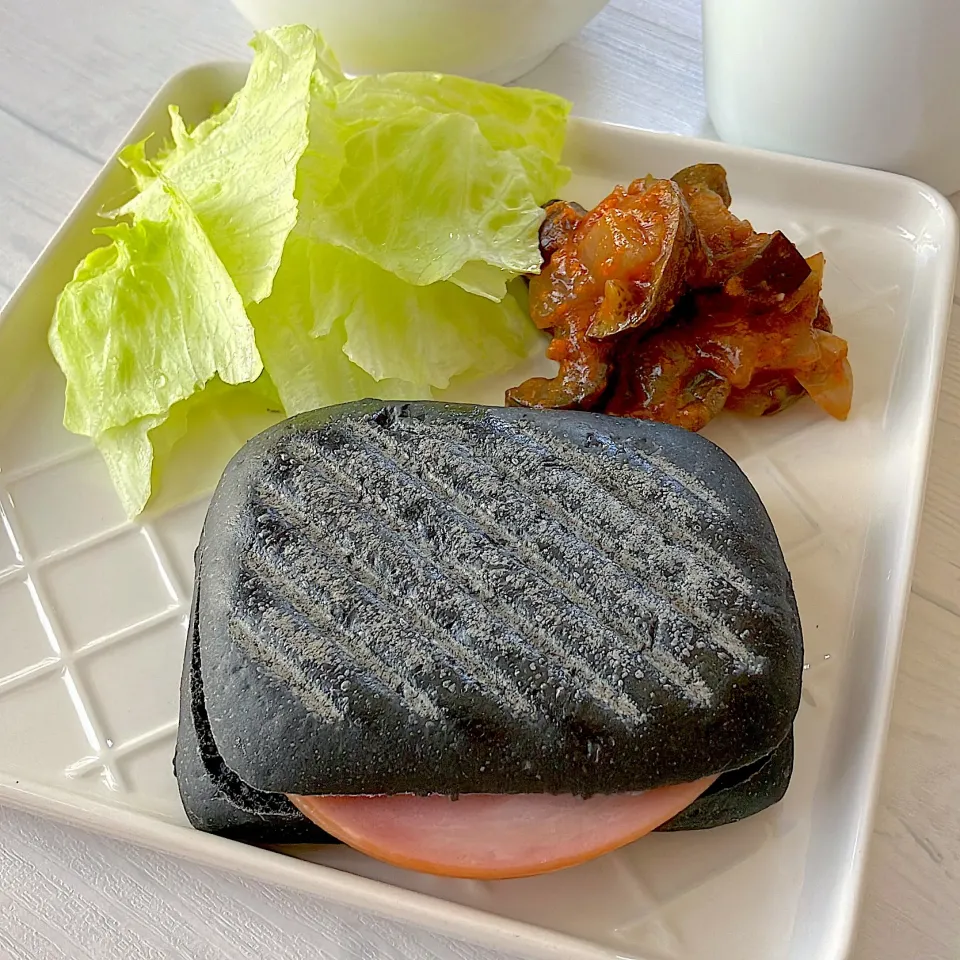 ブラックパニーニ|紅茶とお菓子と時々ごはんさん