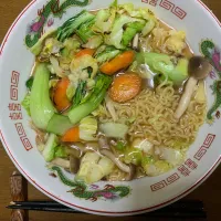 昼食　野菜炒めラーメン🍜|ATさん