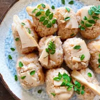 *･鶏そぼろと筍ごはんのおにぎり🍙*･|isakoさん