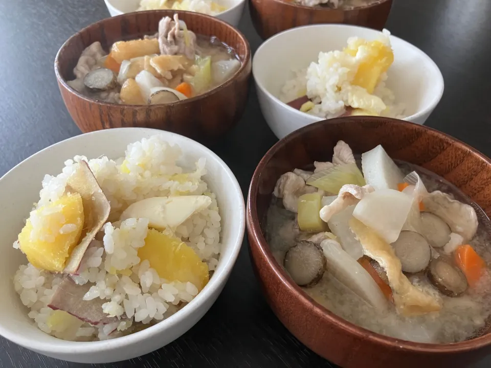 ＊炊き込みおさつバターごはん🍠＆豚汁🐷＊|＊抹茶＊さん