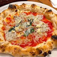 チチニエッリ　釜揚げしらす 生にんにくとトマトのピッツァ| 流線形さん