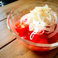 新玉ねぎとトマトのサラダ|ご飯はん♪さん