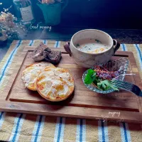 新玉ねぎのトーストとスープ