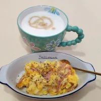 Good morning breakfast butter scrambled eggs mozzarella cheese honey baked ham black pepper dill❤️ hot latte 😍😋💋|🍒lynnlicious🍒さん