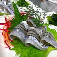 鹿児島の甑島産のキビナゴの刺身は3種のツマ添え|shikaさん