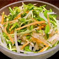 豆苗のパリパリサラダ|mottoさん