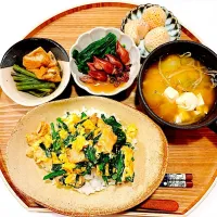 🐷🥚夜【豚ニラ玉丼】🍚|Laniさん