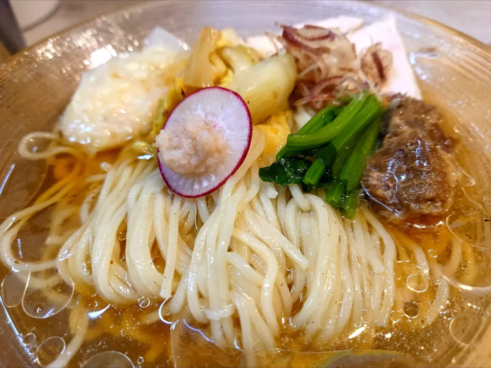 【2020年創業】 
【期間限定】 
中華蕎麦 貝汁ラーメン LOKAHI 
サンマ節と新生姜の生姜醤油中華そば 冷（温or冷の選択、1,300円) 
＠大塚4分 
(JR板橋駅から徒歩22分)
26103
〈醤50塩21噌󠄀6タ4出9F4冷1チ2混3つ1担1沖1〉|大脇さん