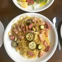 今日の晩ご飯@マンション・ベランダ①  ベーコンと茄子の入ったアーリオ・オーリオ・ペペロンチーノ・スパゲッティ