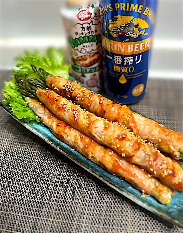 ナオミさんの料理 Yummy!ガーリックバターでアスパラ豚バラ巻き|ひろりんさん