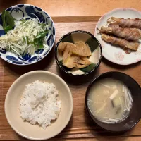 筍の甘辛煮、えのきの豚バラ巻き、水菜とキャベツのチーズ入りサラダ、ナスと豆腐の味噌汁|ゆき☕✨さん