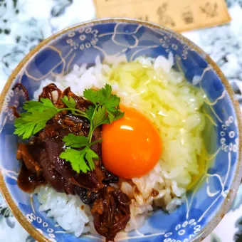 Snapdishの人気料理写真:🔷富山県産🦑蛍烏賊のせ🐣TKG 🍚🔷