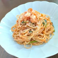 エビとほうれん草のトマトパスタ