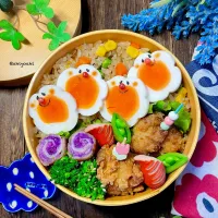 お花のゆで卵チャーハン弁当|Akiyoෆ¨̮⑅さん