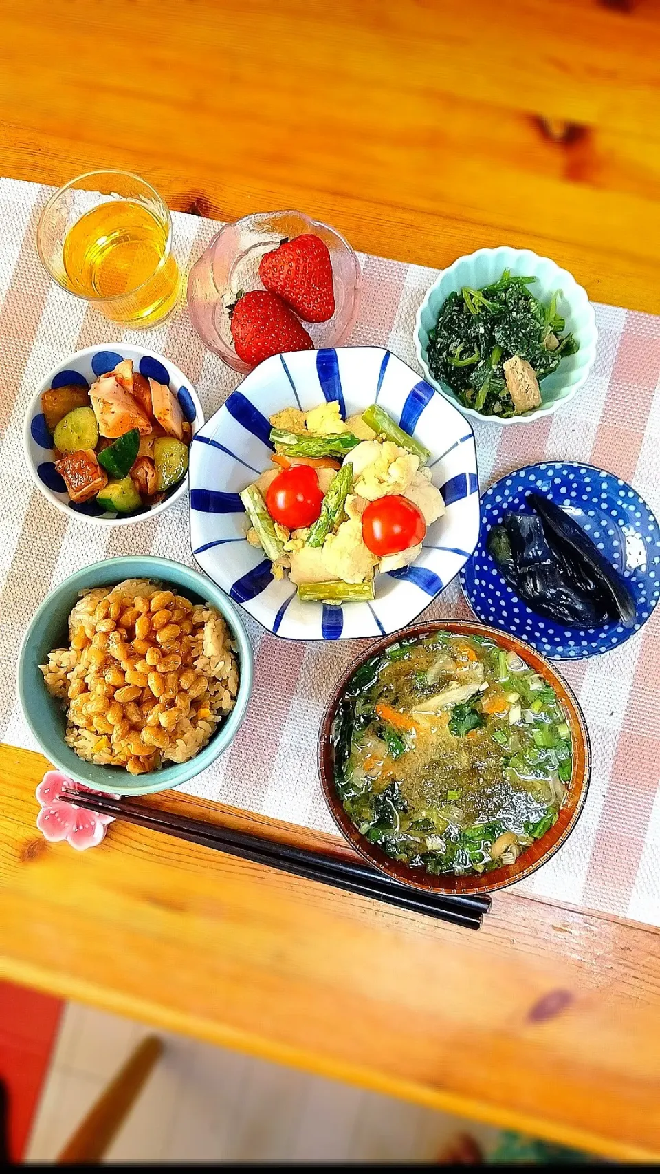 アスパラとささみと卵のマヨ醤油和え晩御飯🥢|まゆめろさん
