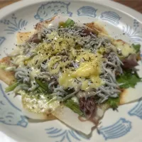 シラスとホタルイカのジェノベーゼピザ🐟🦑🍕| buhizouさん