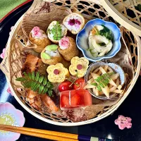 籠弁当でお花見🌸| 鬼百合さん