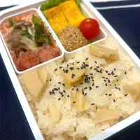 筍ご飯、たまご焼き、ウインナー、しゃけのホイル焼き、胡麻団子|きらきらさん