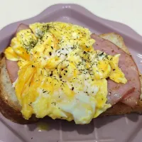 Good morning breakfast 😋🍞🍳😘|🍒lynnlicious🍒さん