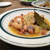 鶏手羽元と豆の煮込み|古尾谷りかこさん