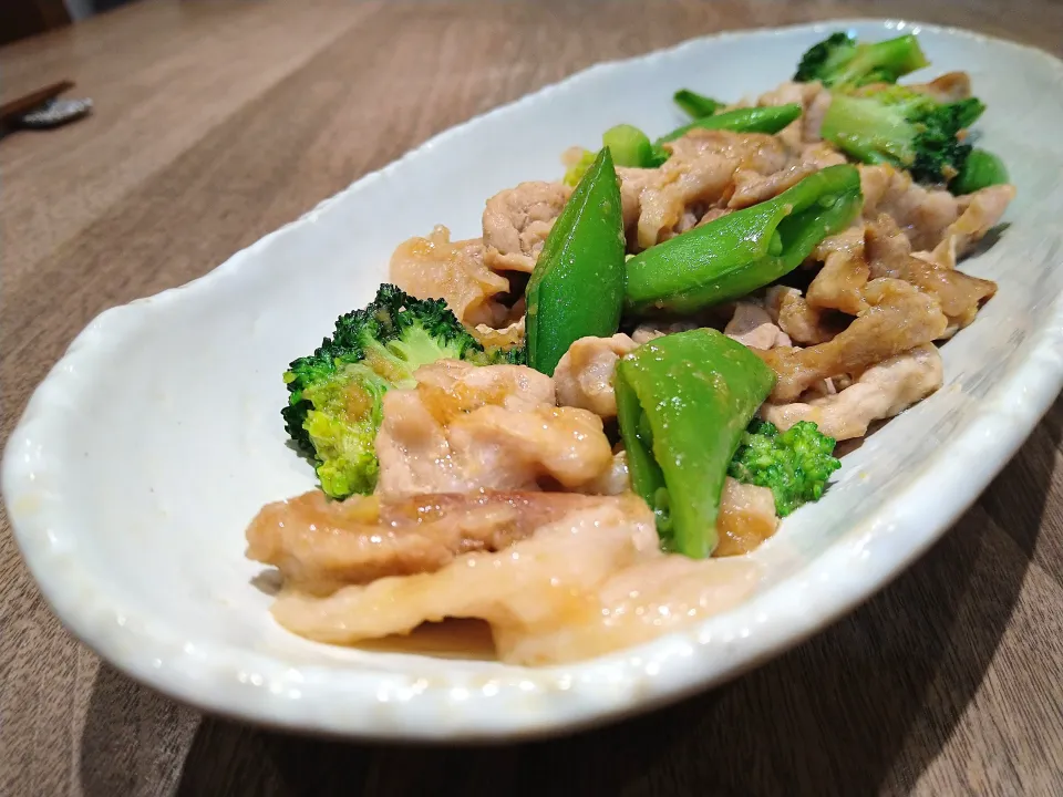 スナップえんどうと豚肉の生姜焼き|古尾谷りかこさん