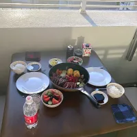今日の晩ご飯　はやとのウェルカムディナー@マンション・ベランダ①  飛騨牛ローストビーフ、彩り野菜のグリル、中東サラダ| なびさん