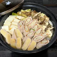 豚巻き高野豆腐鍋🍲しいたけ茶今夜は寒い今シーズン最後のお鍋🍲