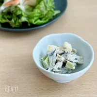 あと1品のブロッコリーとレンコンと油揚げのひじきサラダ