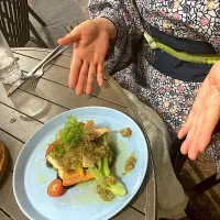 今日の晩ご飯@「ワイン  渡辺」さんin大須商店街⑥  アルプスサーモンのソテー ラヴィゴットソース　（実況中継中）|なびさん