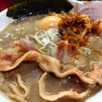 【毎週木曜日はベテラン助っ人営業Day】
【TRYラーメン大賞2025-2026 
名店 塩部門16位/MIX部門6位】
【食べログ ラーメン TOKYO 
百名店 2021~2025 選出】 
一条流がんこラーメン総本家 
分家 四谷荒木町
昨日のキビナゴ煮干7kg/親丸鶏
10羽のSPスープの残りに、定番
食材を追った不純スープの100
ラーメン (1順目ver、1,200円) 
―麺半分100g (通常200g)
＋つけ玉 (がんこ/覆麺智/花木
共通メンバーカード提示で無料)
―叉焼1枚無し
＋味玉 (叉焼1枚無しから無料変更)
@四谷三丁目4分 
(JR新宿駅から徒歩28分)
26107
〈醤52塩21噌󠄀6タ4出10F4冷1チ3混3つ1担1沖1〉
