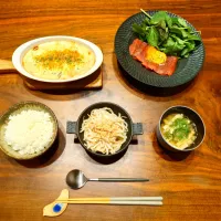 🦐エビとエリンギのグラタン/ 🐟まぐろユッケ🥚/ もやしとツナのマヨサラダ🥗| しゅりり𓂃𓈒𓋜さん