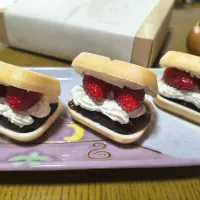 🍓お土産で貰った最中におめかし