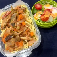 ツナと洋野菜のトマトパスタ、サラダ| きらきらさん
