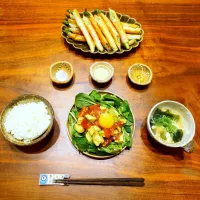アスパラ生ハムチーズ春巻き🧀/ 🐟まぐろとアボカドのユッケ🥑🥚|しゅりり𓂃𓈒𓋜さん