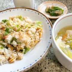 4 28夕飯 レタスチャーハン 糀甘酒味噌汁/ヨウコ | Snapdish[スナップ