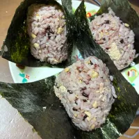 ツナマヨおにぎり(十五穀米)|タベスギパパさん