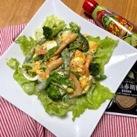 スナップえんどうと玉子と海老のボリュームサラダ